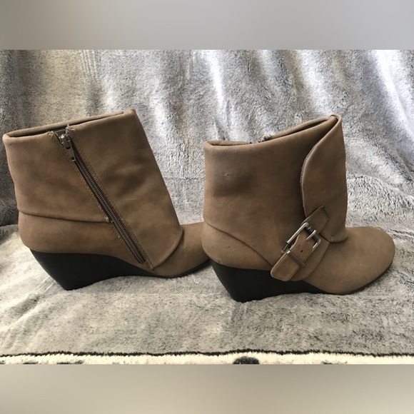 Tan Jean Boots size 8.5 - Picture 5 of 9